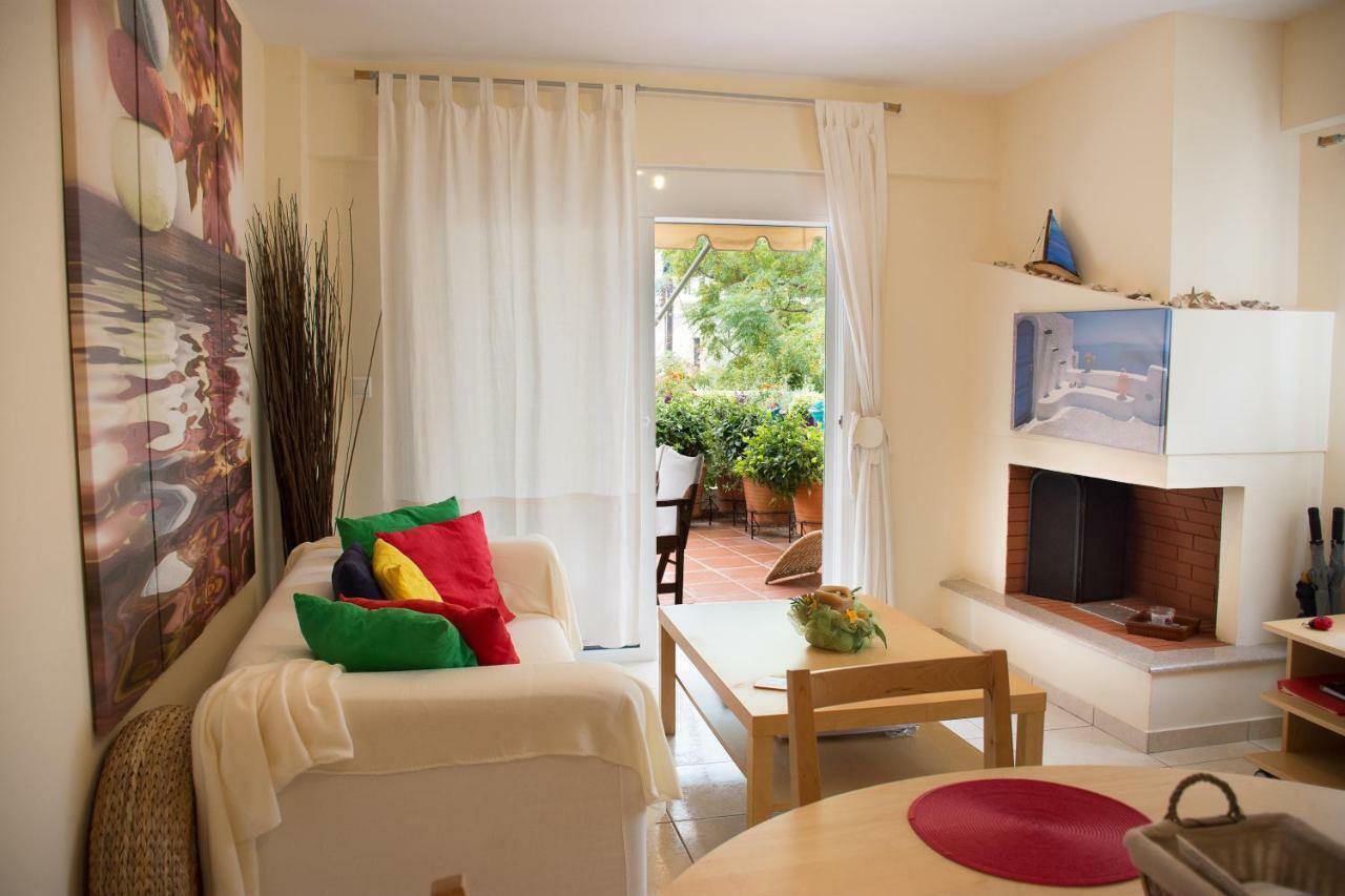 Cozy Maisonette Kamena Vourla Exteriör bild