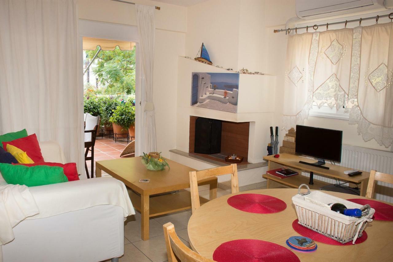 Cozy Maisonette Kamena Vourla Exteriör bild