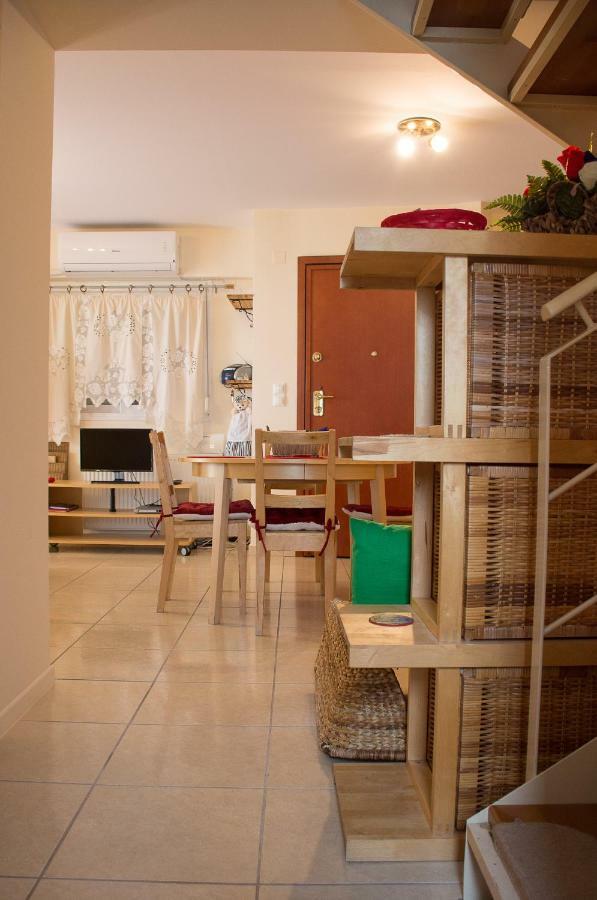 Cozy Maisonette Kamena Vourla Exteriör bild